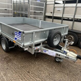 Ifor Williams LM106 Flatbed Trailer with Dropsides