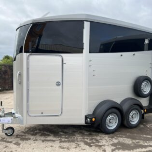 Ifor Williams HBX511 Horse Trailer in Silver