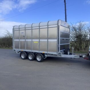 Ifor Williams DP120 12 Tri Axle Livestock Trailer with Sheep Decks