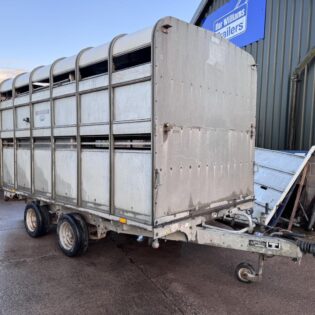 Second Hand 2006 Ifor Williams DP120 12’ livestock Trailer complete with Sheep Decks