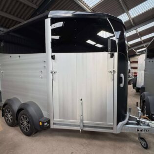 Ifor Williams HBX511 Black Horse Trailer