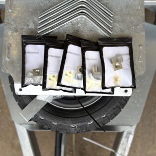 Jockey Wheel Repair Re Thread Kit XL Handle Kit Fitted to KFG35 Couplings on Ifor Williams DP120, GP6 & CT177 PACK OF 5 KITS PARTCODE : TUER305