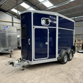 Ifor Williams HB511 Horse Trailer in Bala Blue