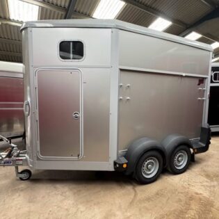 Ifor Williams HB511 Horse Trailer in Silver