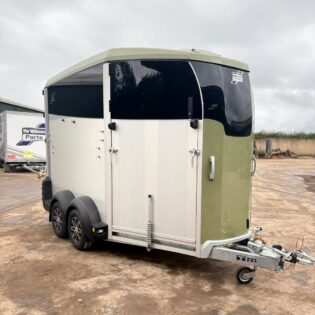 Ifor Williams Bespoke Tweed Green HBX511 Horse Trailer